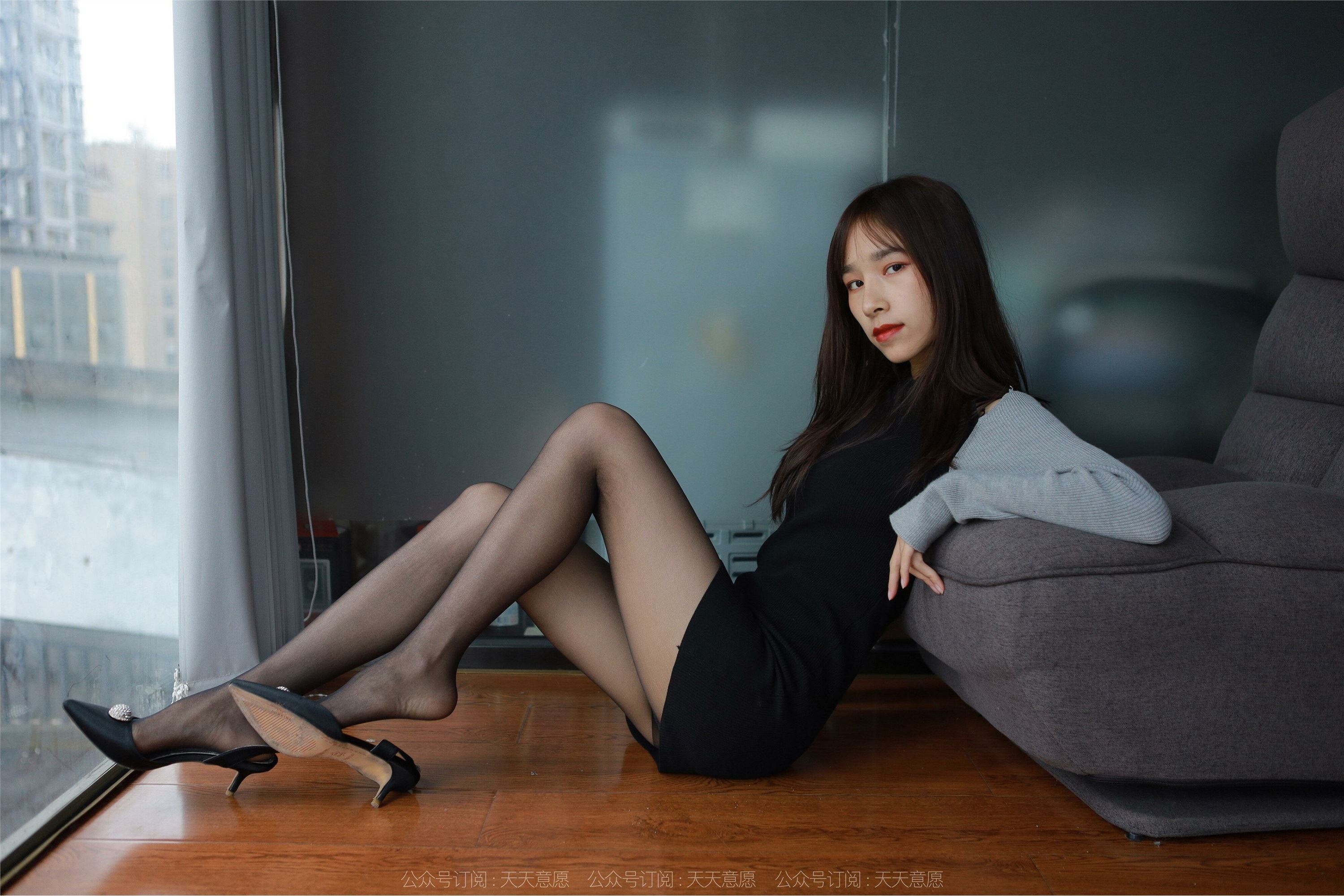 IESS异思趣向 2022.03.26 丝享家1040：美子《沙发上的黑丝》